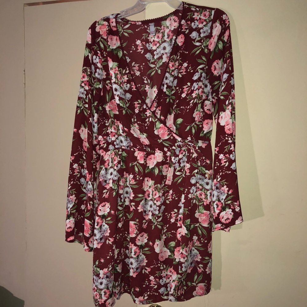 Xhilaration Floral V Neck Dress
